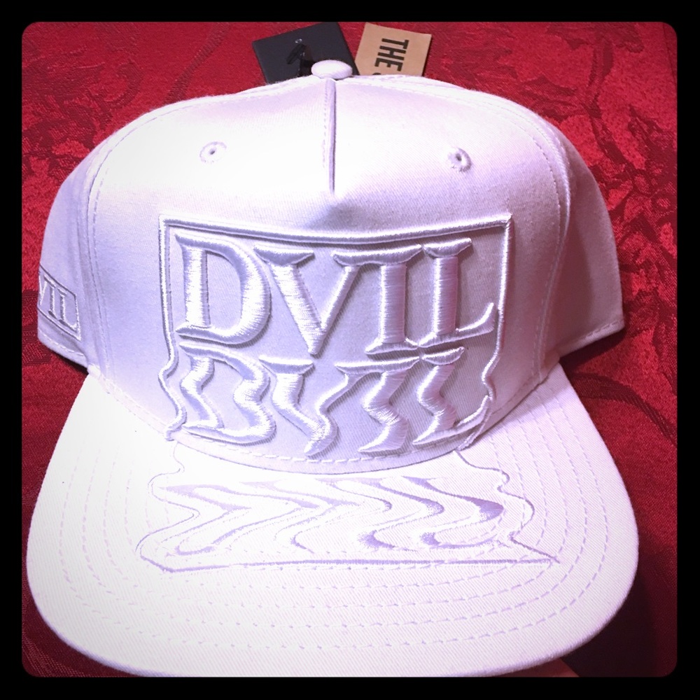 NWT Cotton On DVIL snapback hat.